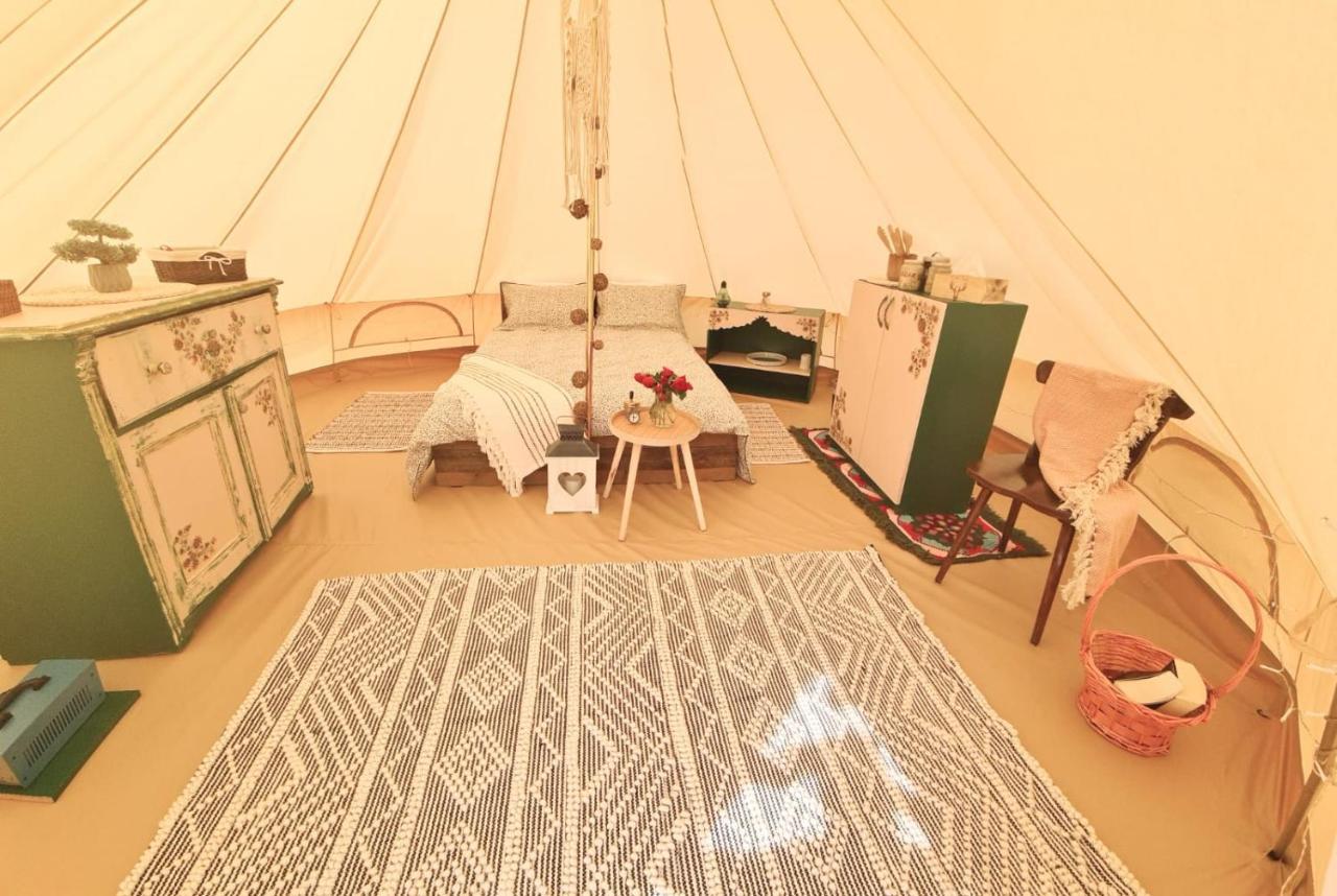 فندق The Hunters Glamping Ciudanovita المظهر الخارجي الصورة