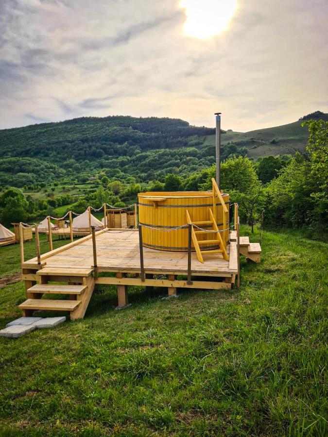 فندق The Hunters Glamping Ciudanovita المظهر الخارجي الصورة