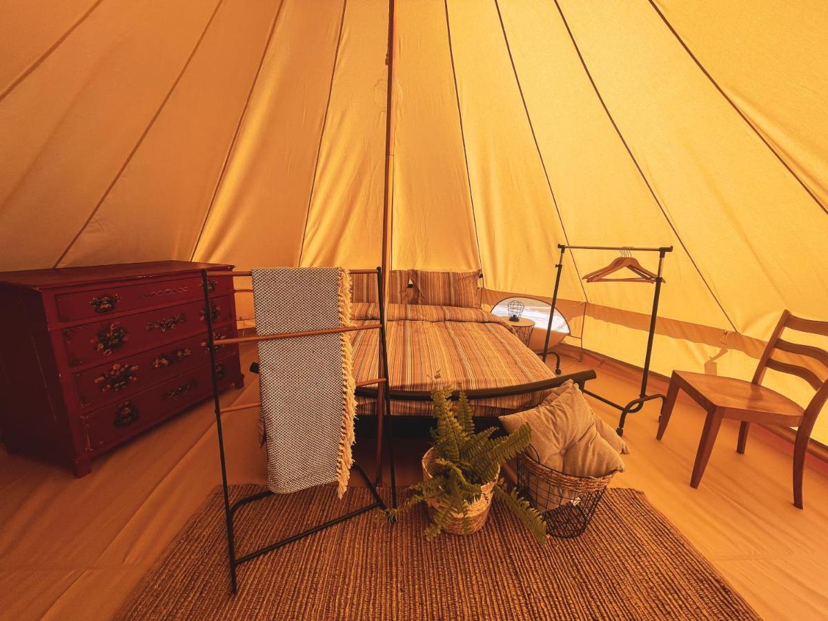 فندق The Hunters Glamping Ciudanovita المظهر الخارجي الصورة