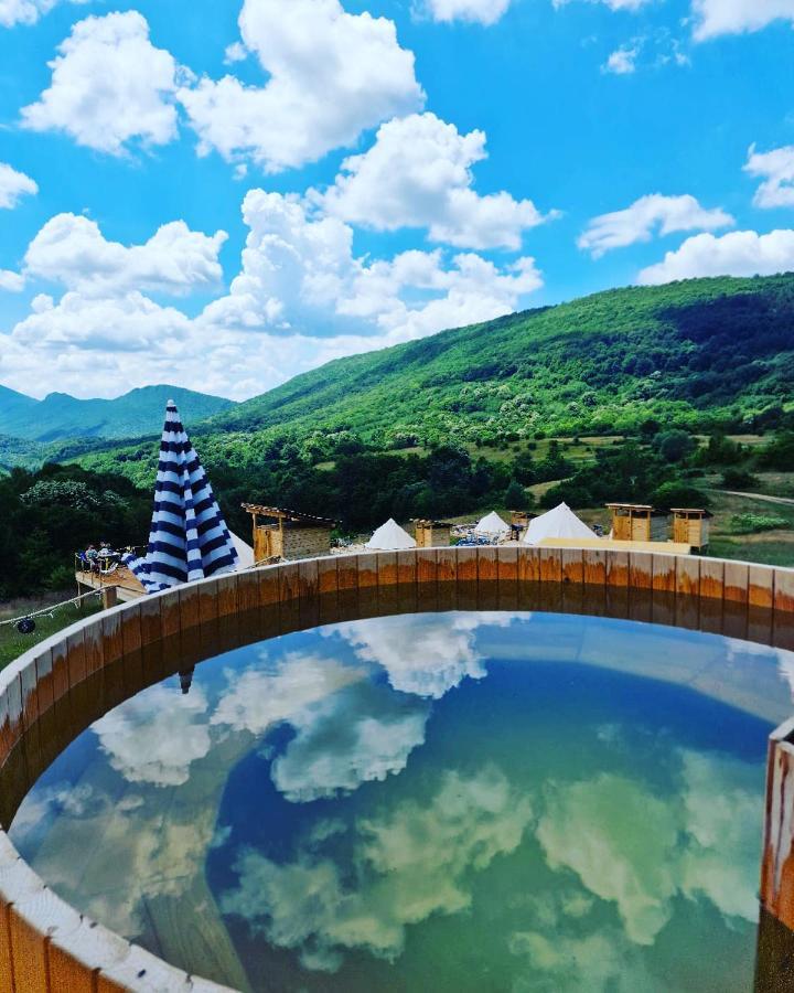 فندق The Hunters Glamping Ciudanovita المظهر الخارجي الصورة