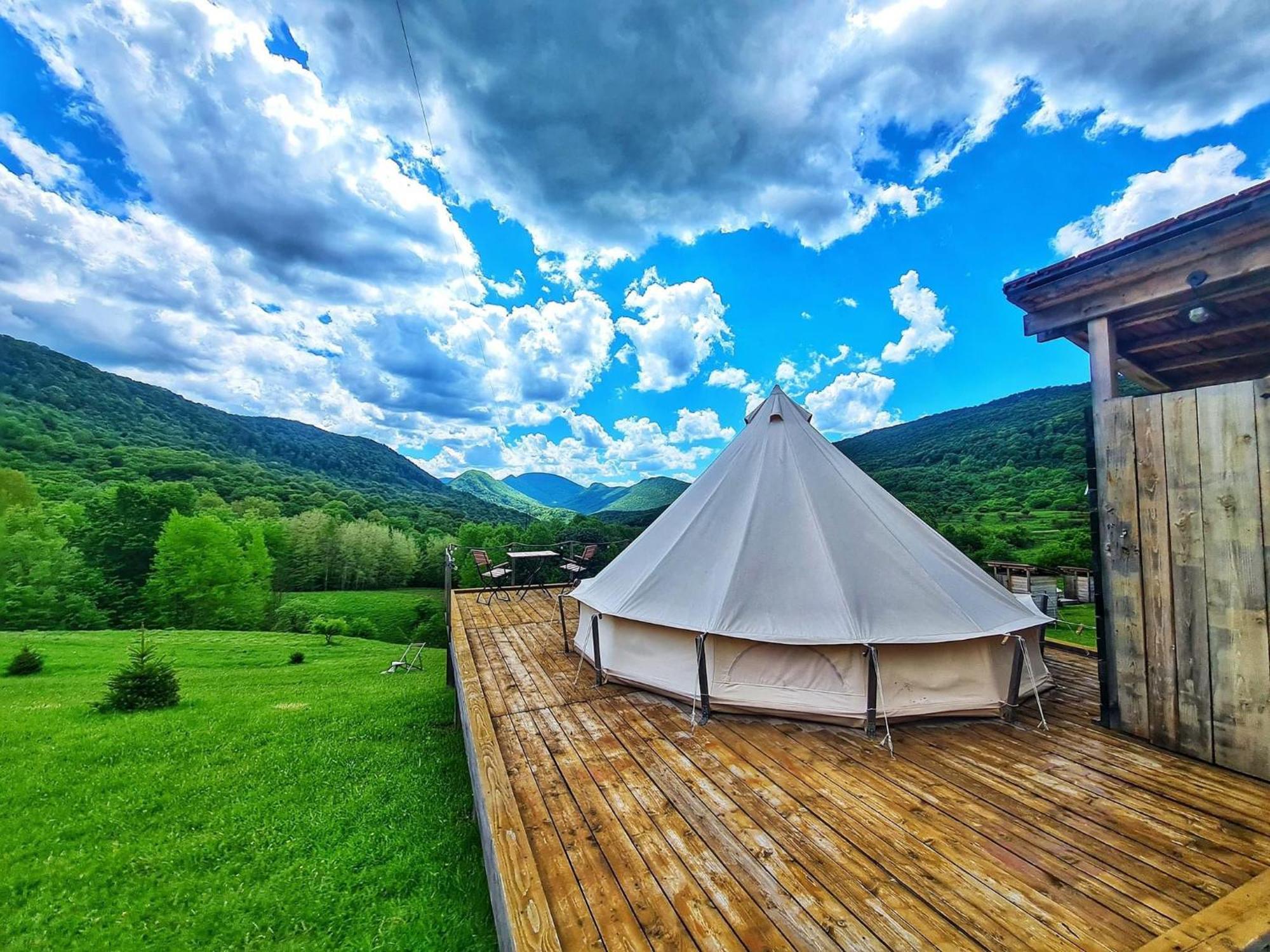 فندق The Hunters Glamping Ciudanovita المظهر الخارجي الصورة