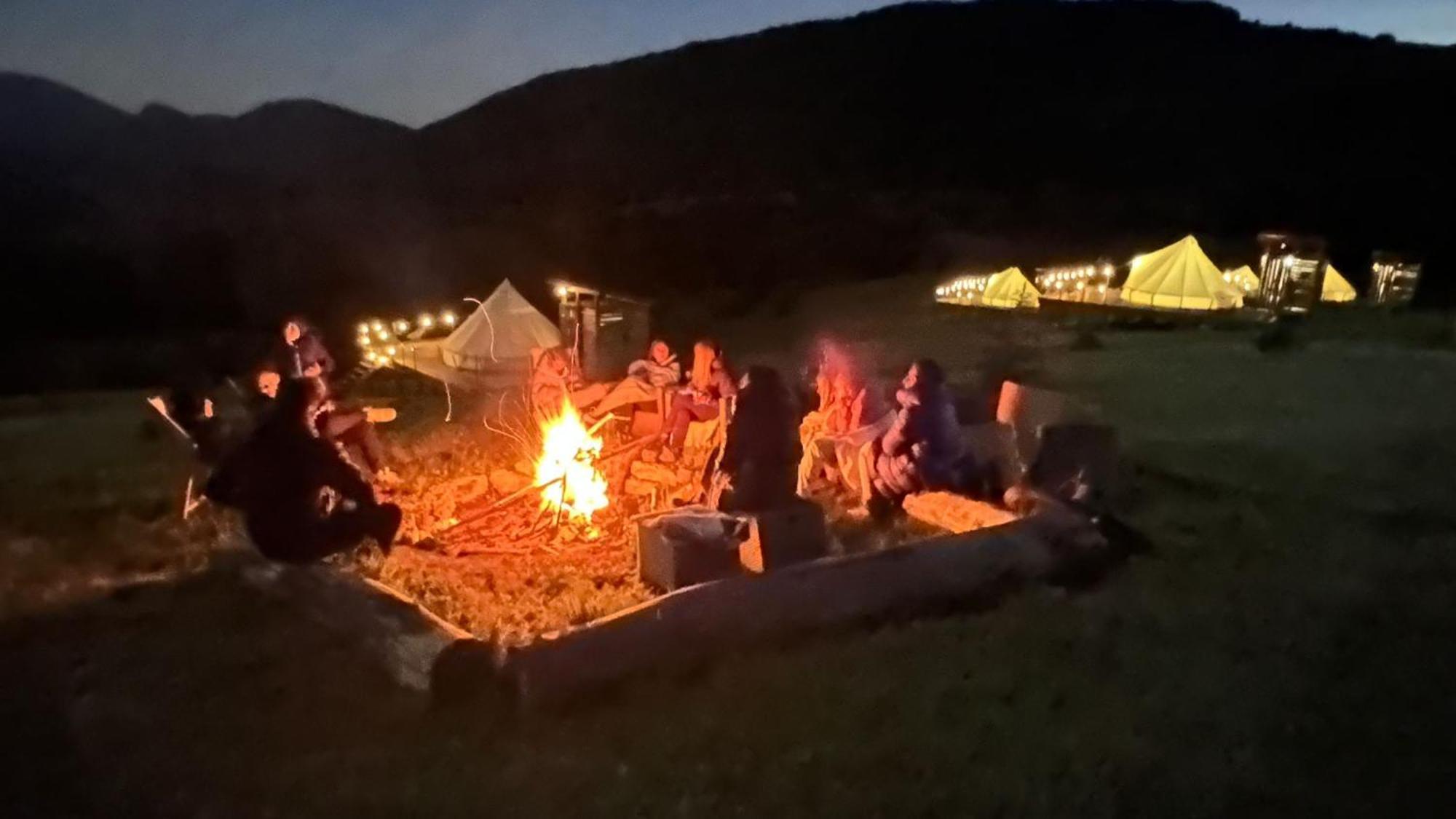 فندق The Hunters Glamping Ciudanovita المظهر الخارجي الصورة
