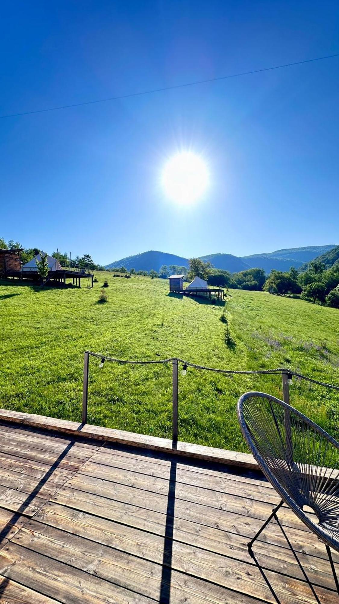 فندق The Hunters Glamping Ciudanovita المظهر الخارجي الصورة